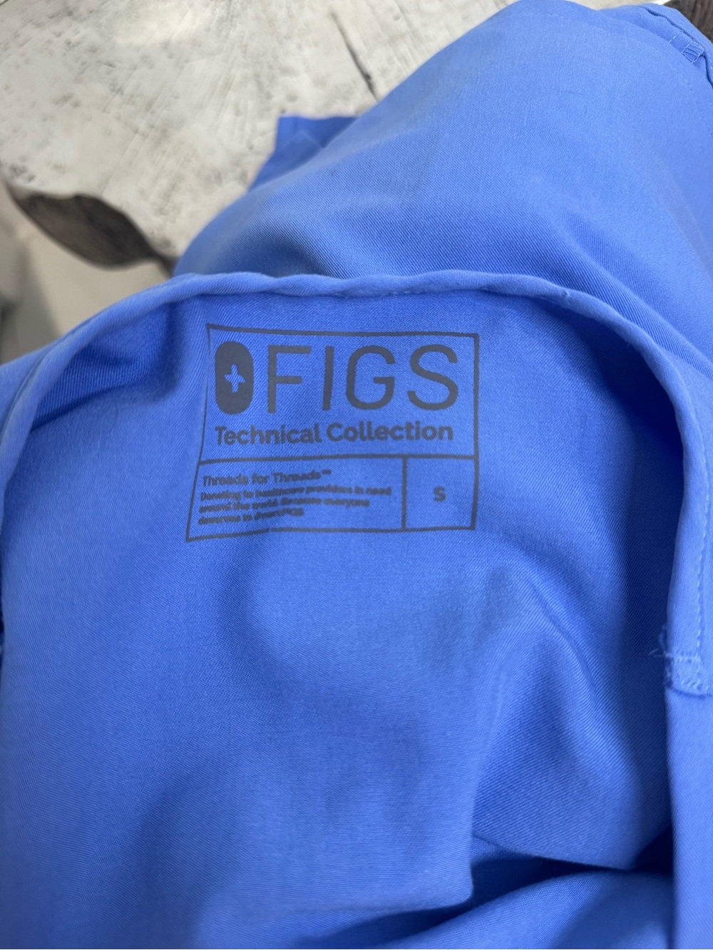 FIGS CASMA SCRUB TOP. Blue. Small. No flaws noted! - Picture 5 of 6